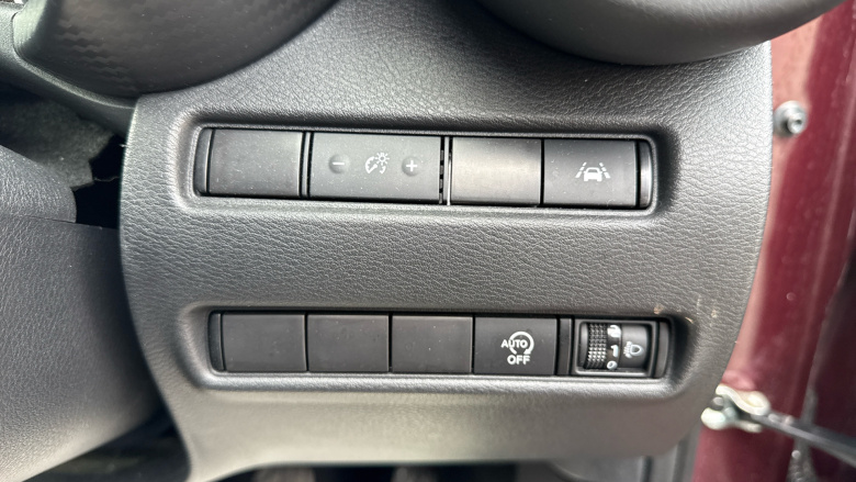 Nissan Juke 1.0 DiG-T 114 N-Connecta 5dr Petrol Hatchback